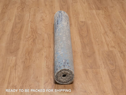 Modern / Contemporary hand-knotted wool/silk rug in Gray, 5' x 7'1" — SKU O092303 (view 6)