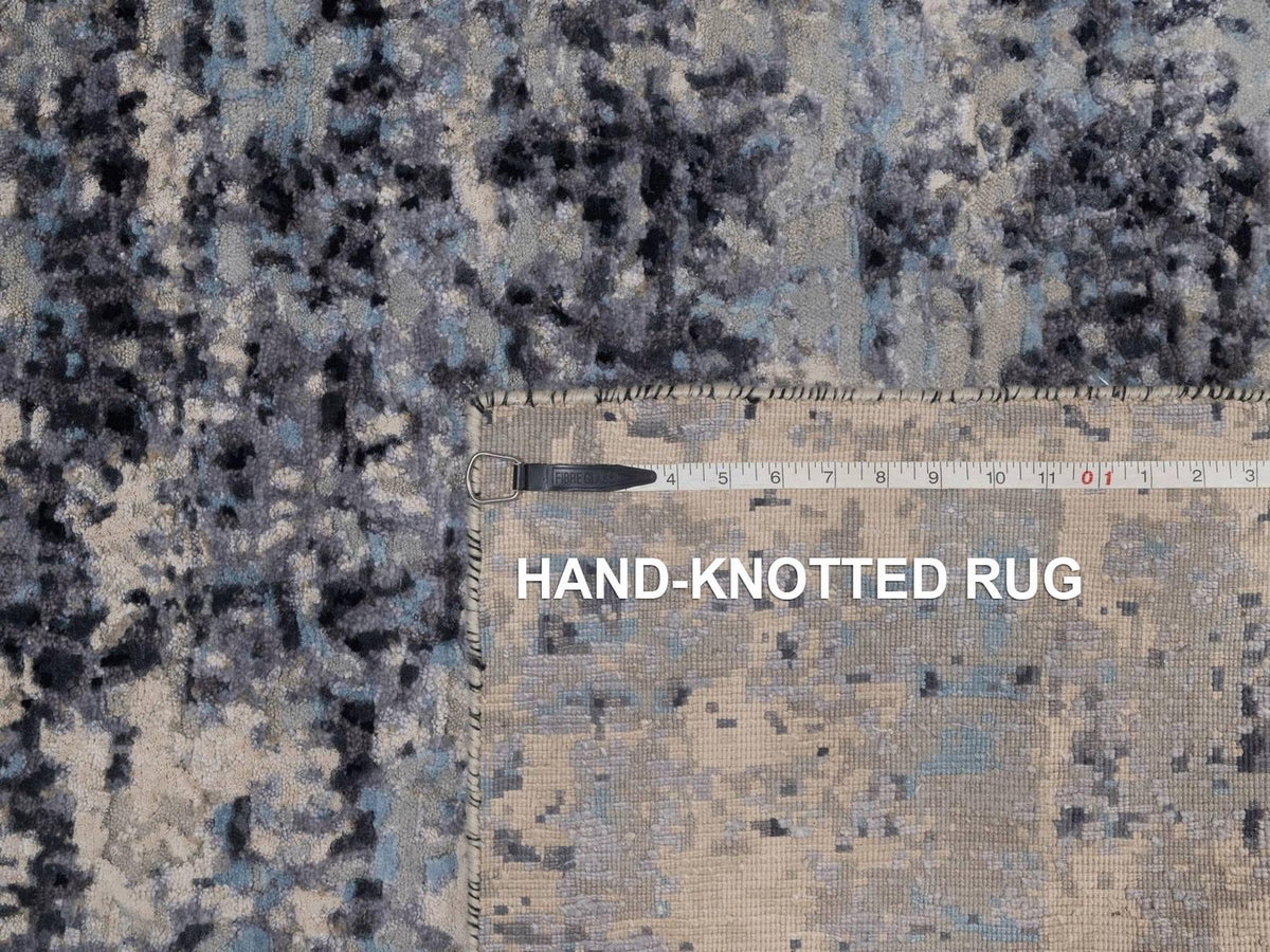 Modern / Contemporary hand-knotted wool/silk rug in Gray, 5' x 7'1" — SKU O092303 (view 8)
