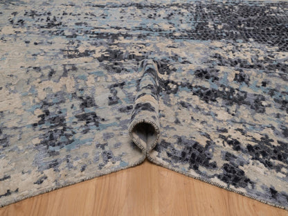 Modern / Contemporary hand-knotted wool/silk rug in Gray, 8' x 10'1" — SKU O092306 (view 5)