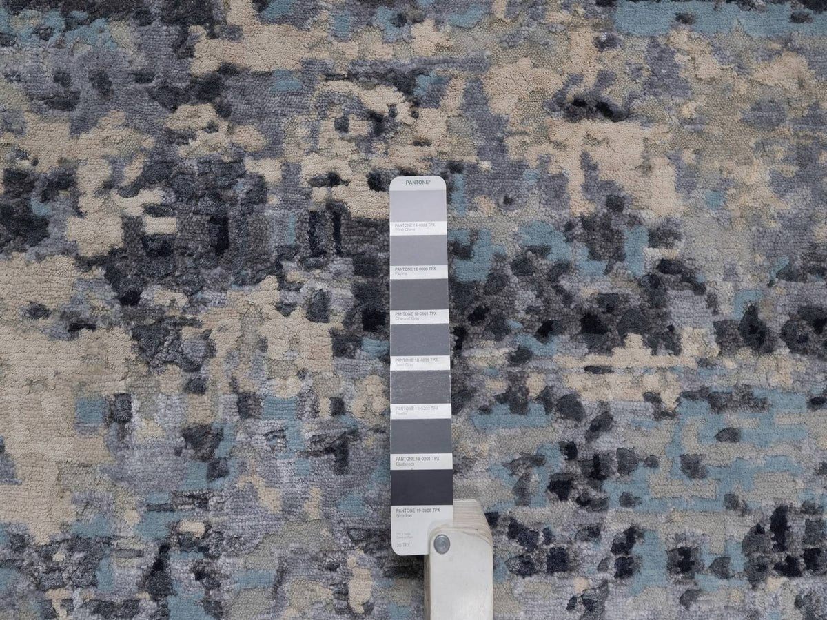 Modern / Contemporary hand-knotted wool/silk rug in Gray, 8' x 10'1" — SKU O092306 (view 7)