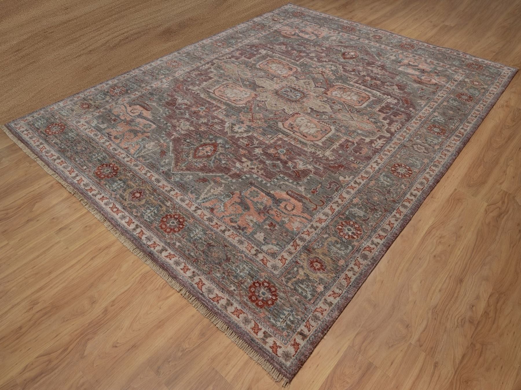 Heriz Heriz hand-knotted wool rug in Red & Gray, 8'11" x 11'8" — SKU O092307 (view 3)
