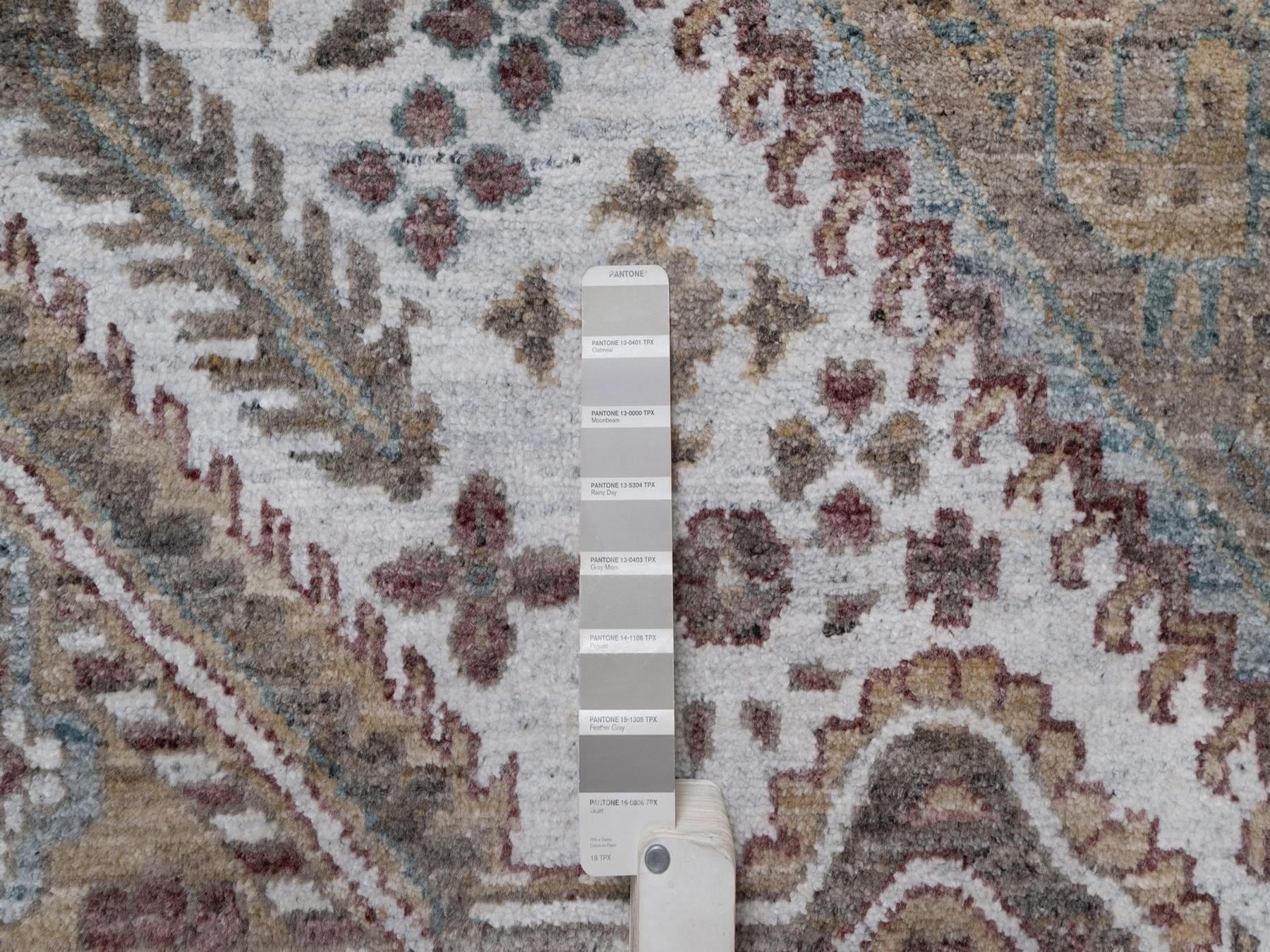 Shiraz Tribal & Geometric hand-knotted wool rug in Ivory, 9'9" x 13'9" — SKU O092308 (view 7)