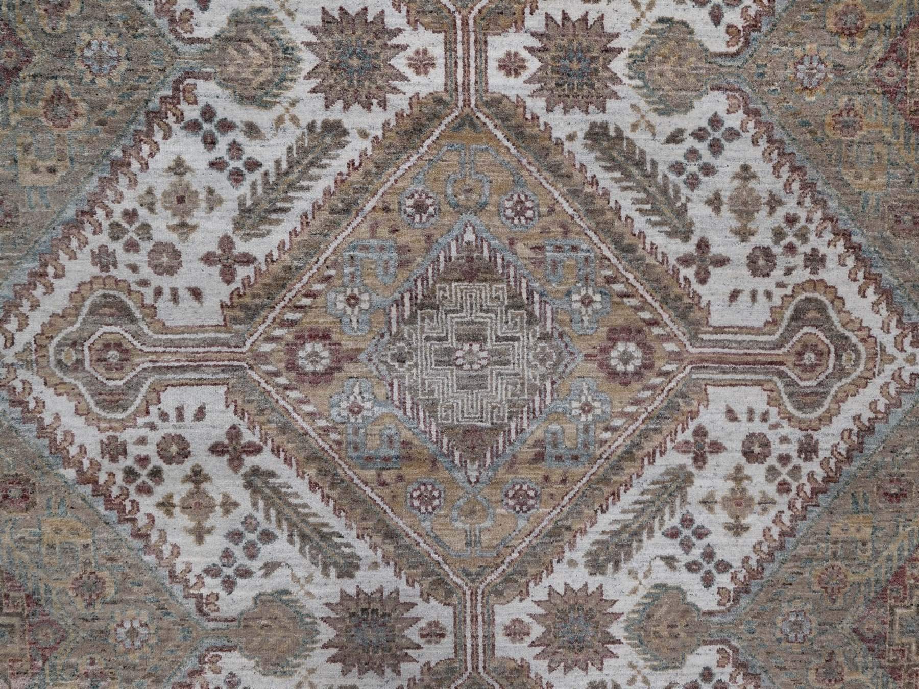 Shiraz Tribal & Geometric hand-knotted wool rug in Ivory, 9'9" x 13'9" — SKU O092308 (view 8)