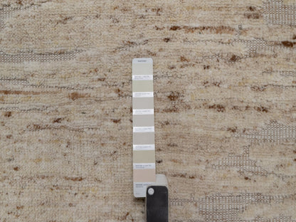 Modern / Contemporary hand-knotted wool rug in Ivory, 6' x 6' — SKU O092310 (view 4)