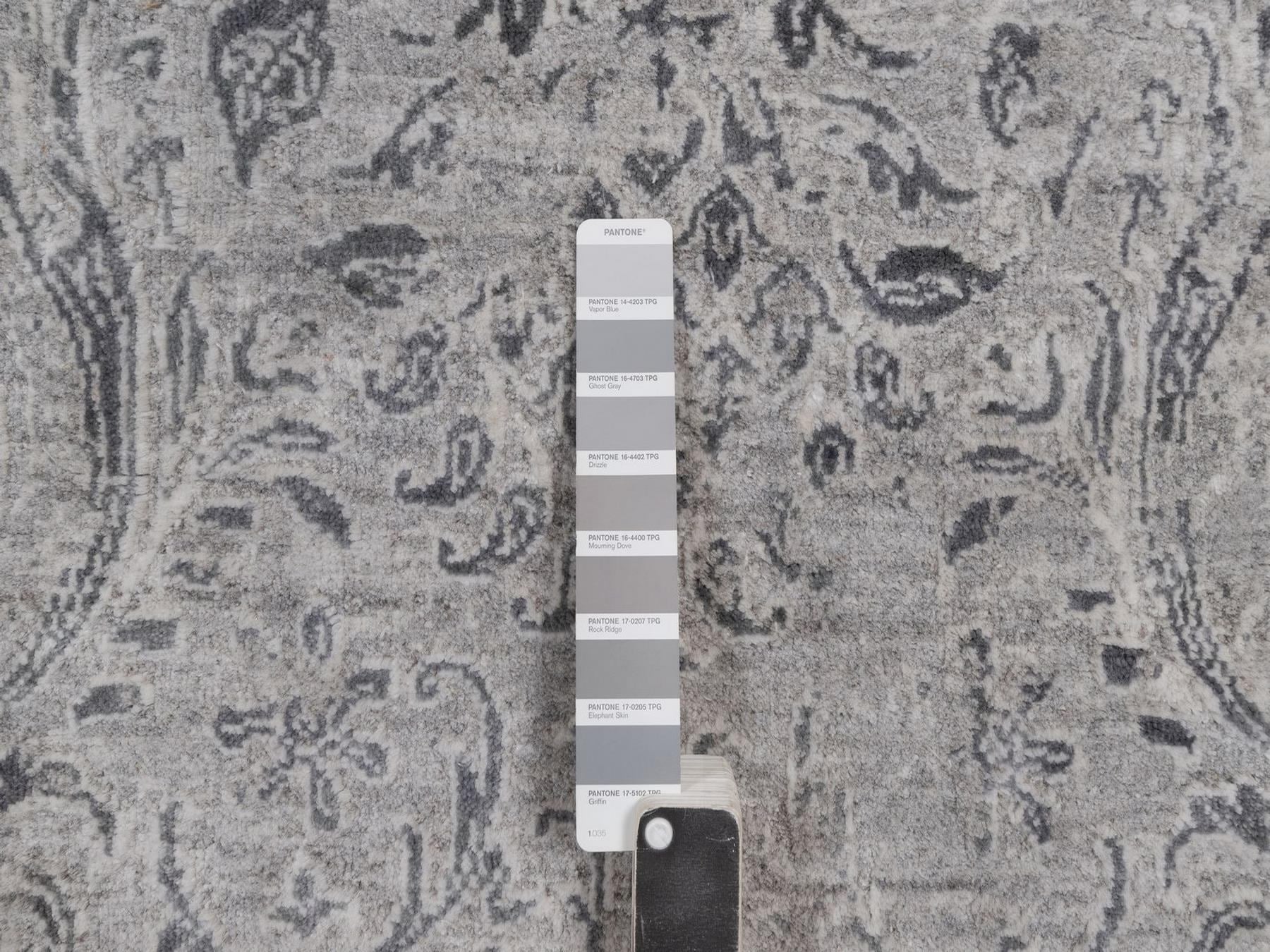 Transitional hand-knotted wool/silk rug in Gray, 1'11" x 3' — SKU O092318 (view 4)