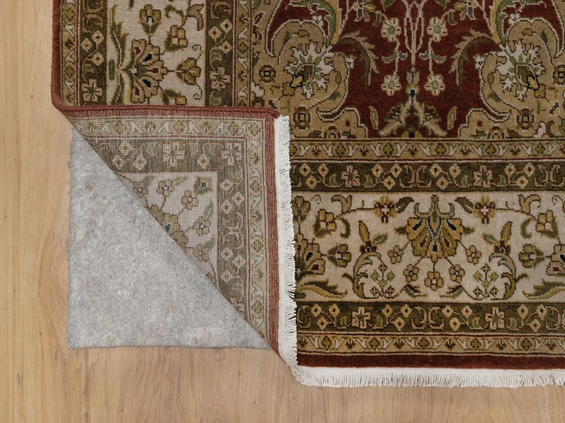 Kashan Fine Oriental hand-knotted wool rug in Red & Ivory, 5' x 7'2" — SKU O092326 (view 3)