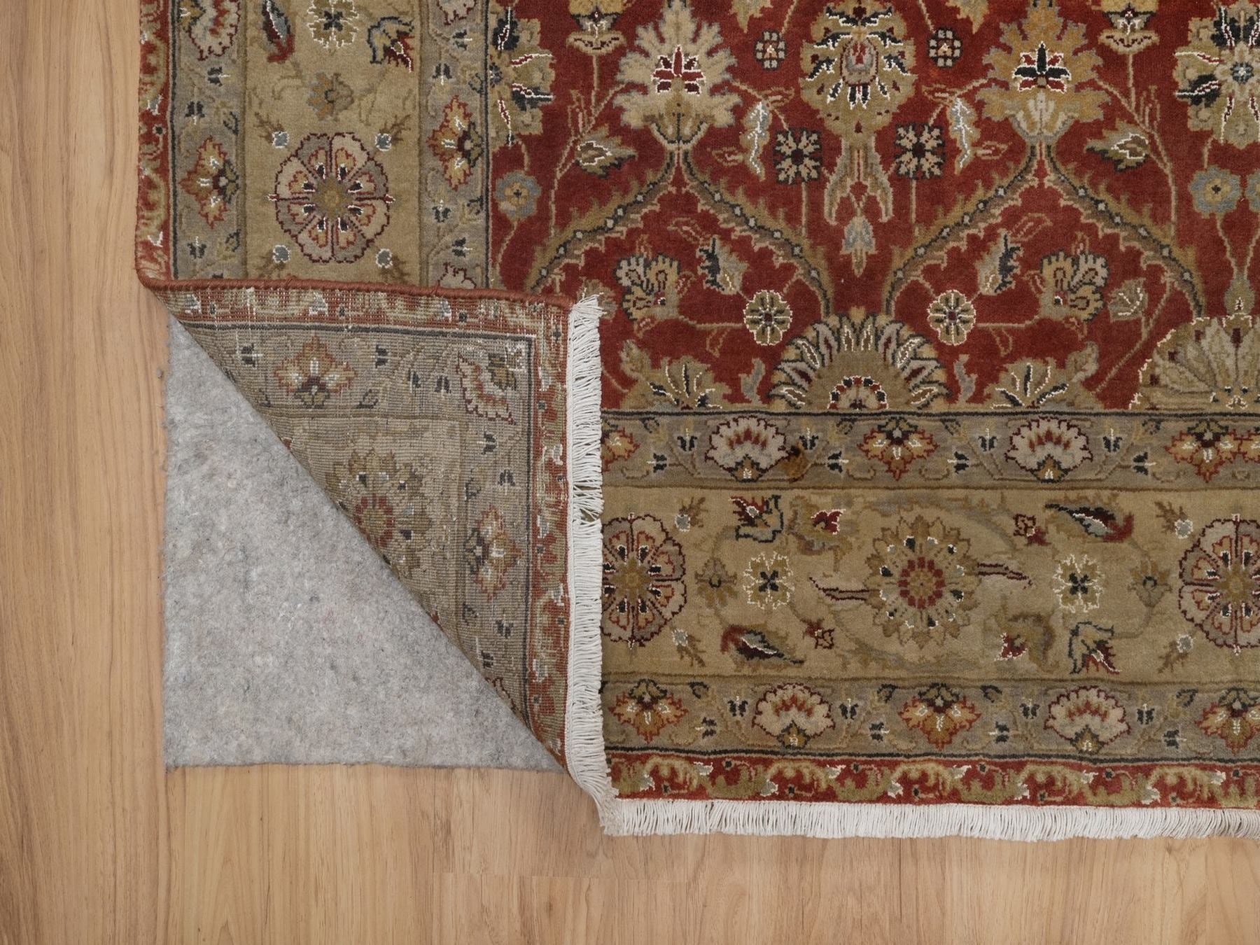 Fine Oriental hand-knotted wool/silk rug in Red & Beige, 5'6" x 7'9" — SKU O092327 (view 3)