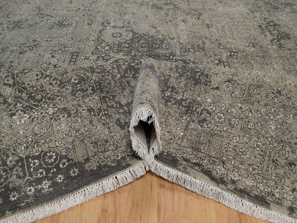 Mamluk Mamluk hand-knotted wool rug in Gray, 7'10" x 9'11" — SKU O092331 (view 5)