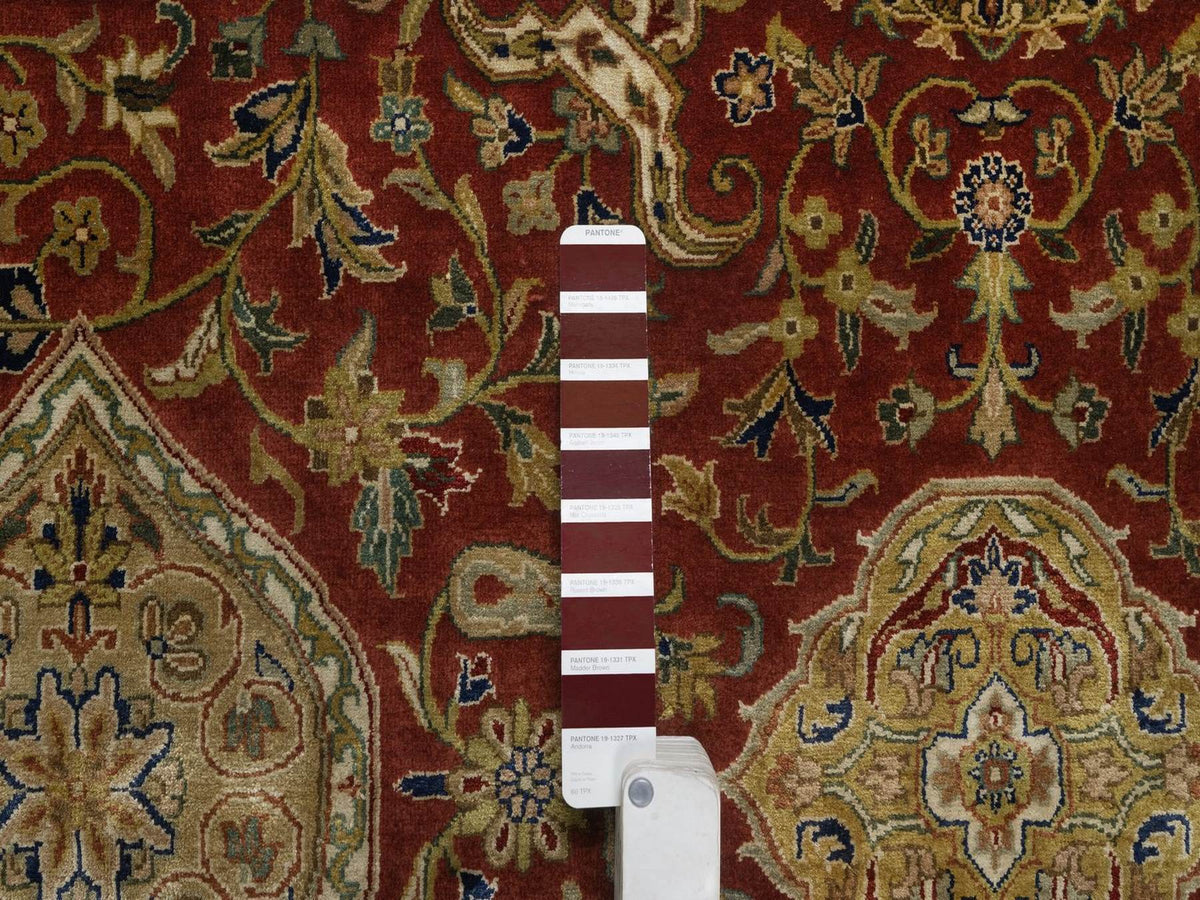 Kashan Fine Oriental hand-knotted wool rug in Red & Ivory, 9' x 9' — SKU O092334 (view 7)