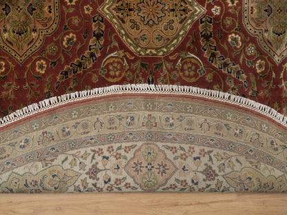 Red 9'1" x 9'1" Fine Oriental Hand knotted Wool Rug - Sku: O092340