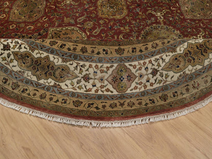 Red 9'1" x 9'1" Fine Oriental Hand knotted Wool Rug - Sku: O092340