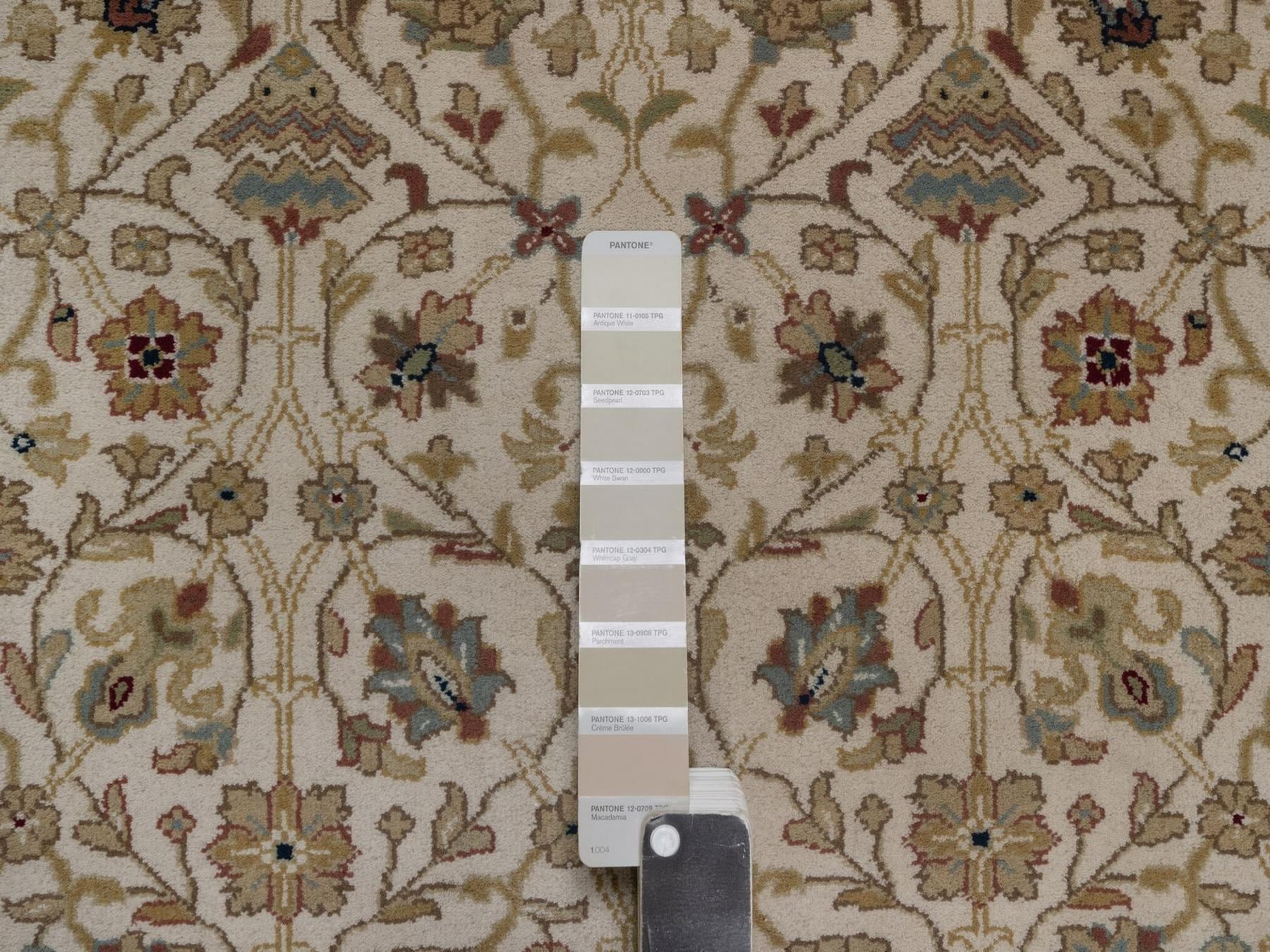 Kashan Fine Oriental hand-knotted wool runner in Ivory & Red, 2'10" x 11' — SKU O092348 (view 4)