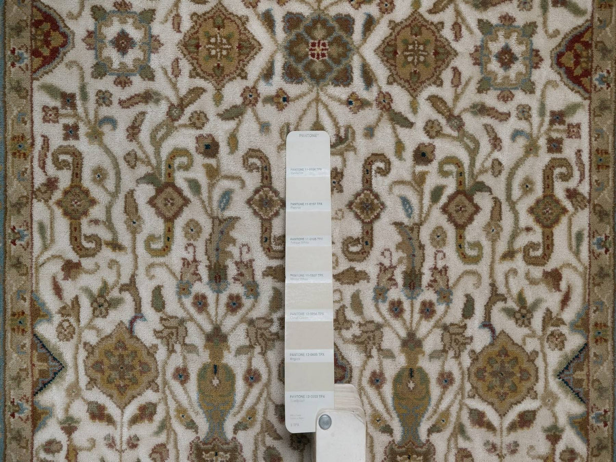 Tabriz Fine Oriental hand-knotted wool runner in Ivory & Blue, 2'8" x 11'4" — SKU O092349 (view 4)