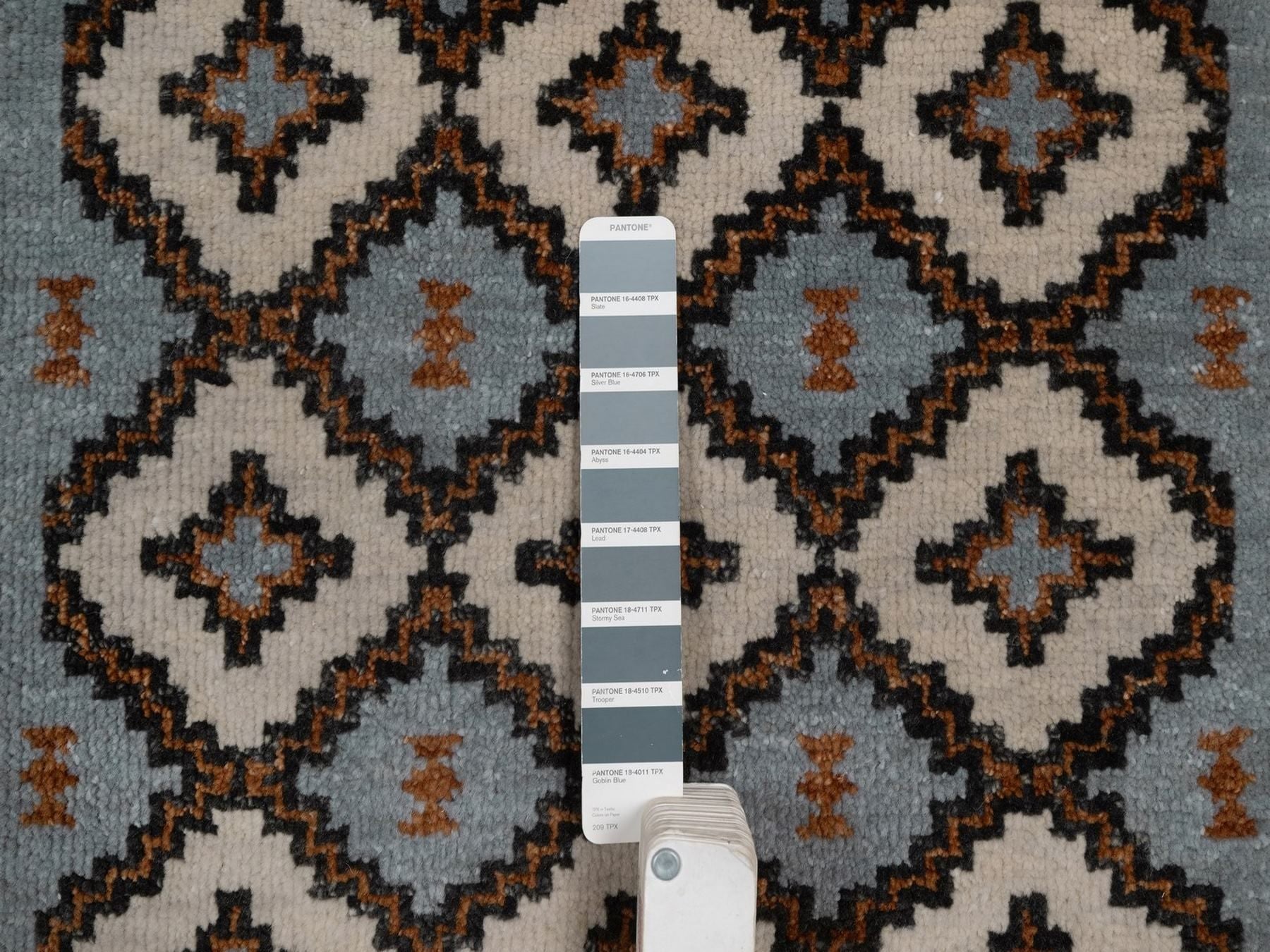 Tribal & Geometric hand-knotted wool rug in Gray, 2' x 3'1" — SKU O092350 (view 4)