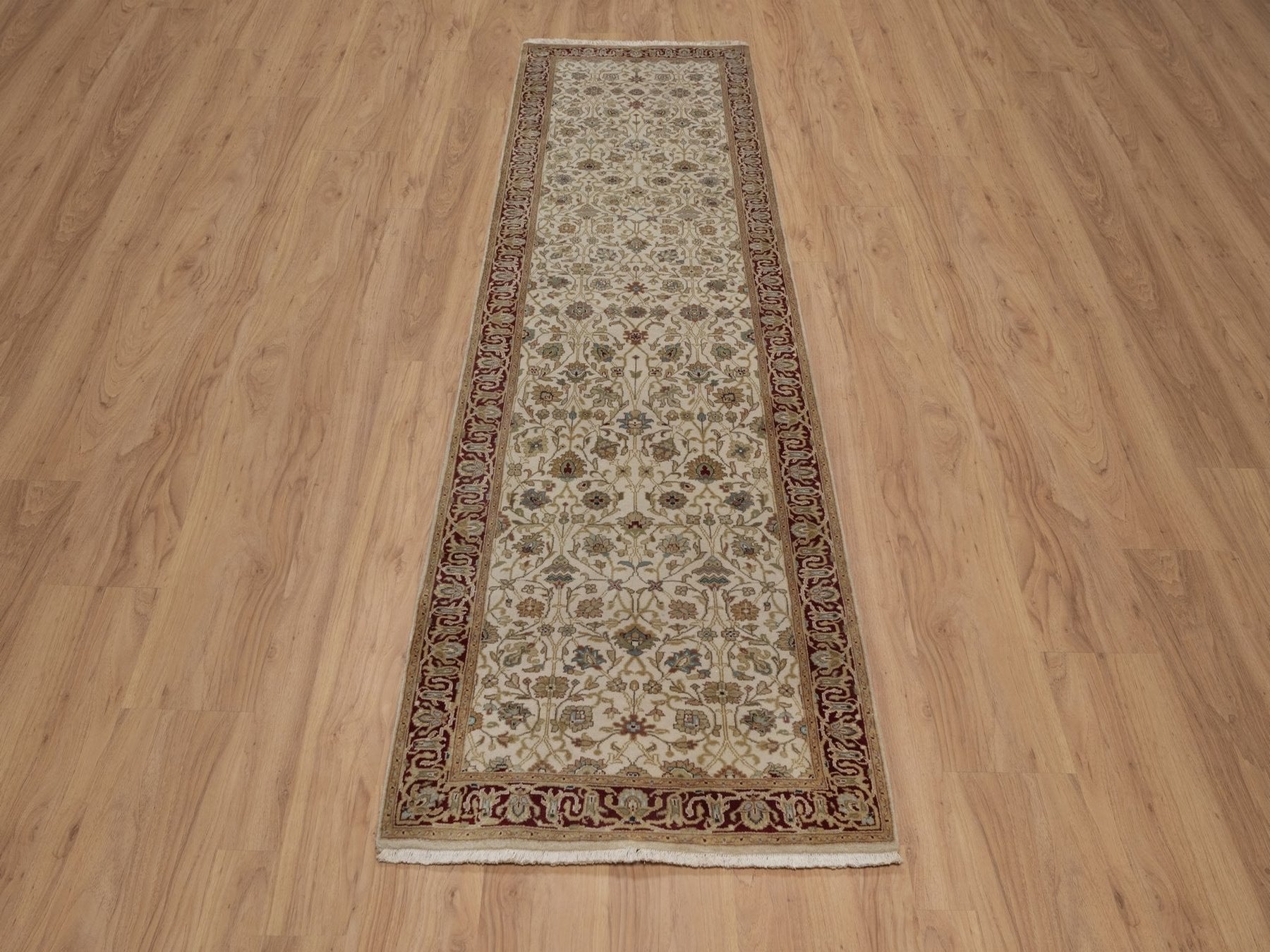 Kashan Fine Oriental hand-knotted wool runner in Ivory & Red, 2'9" x 9'7" — SKU O092354 (view 2)