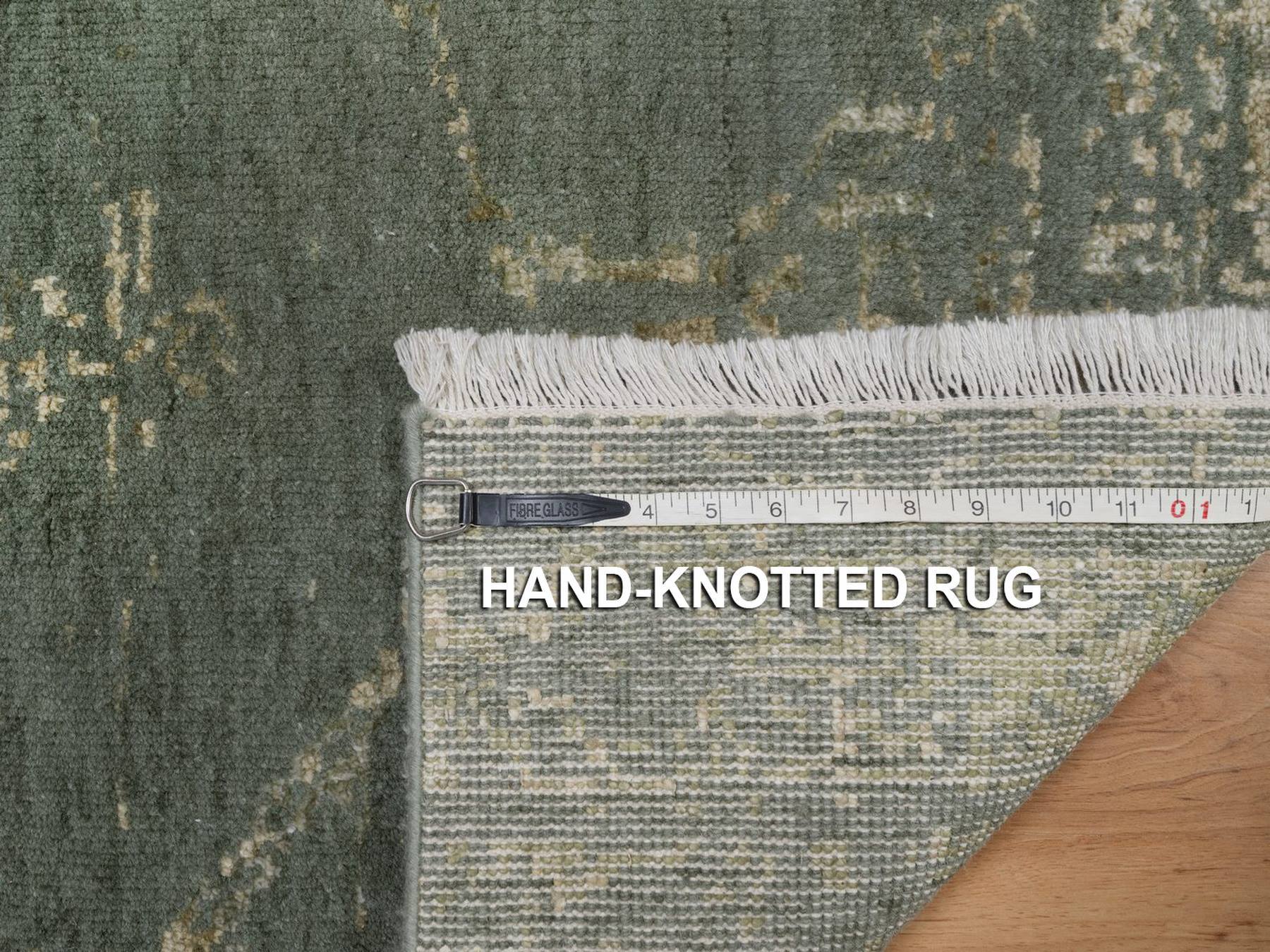 Modern / Contemporary hand-knotted wool/silk rug in Green, 2' x 2' — SKU O092376 (view 8)