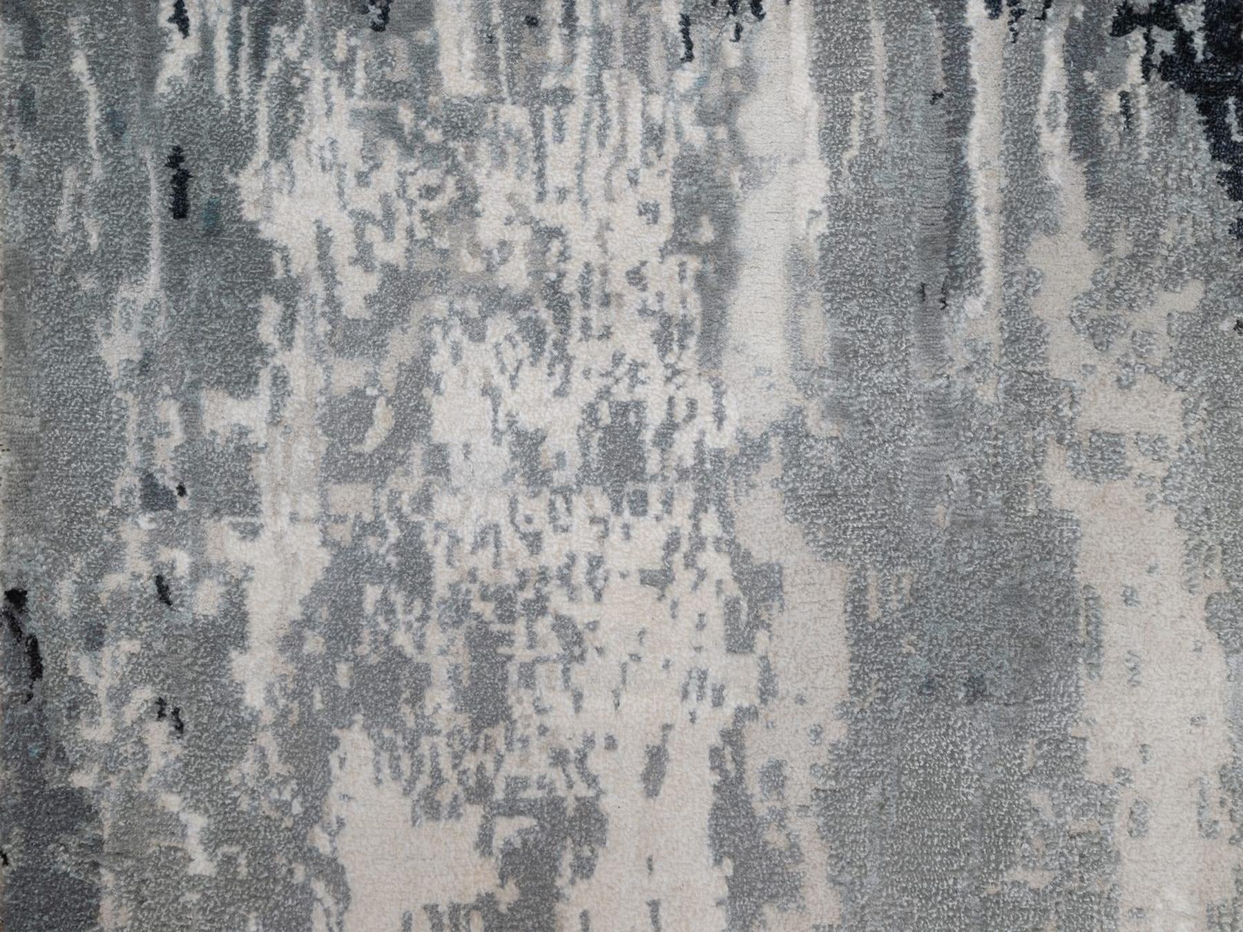 Modern / Contemporary hand-knotted wool/silk runner in Ivory, 2'5" x 21'8" — SKU O092379 (view 5)