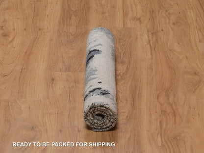 Ivory 2'0" x 3'0" Modern and Contemporary Hand knotted Wool/Silk Rug - Sku: O092382