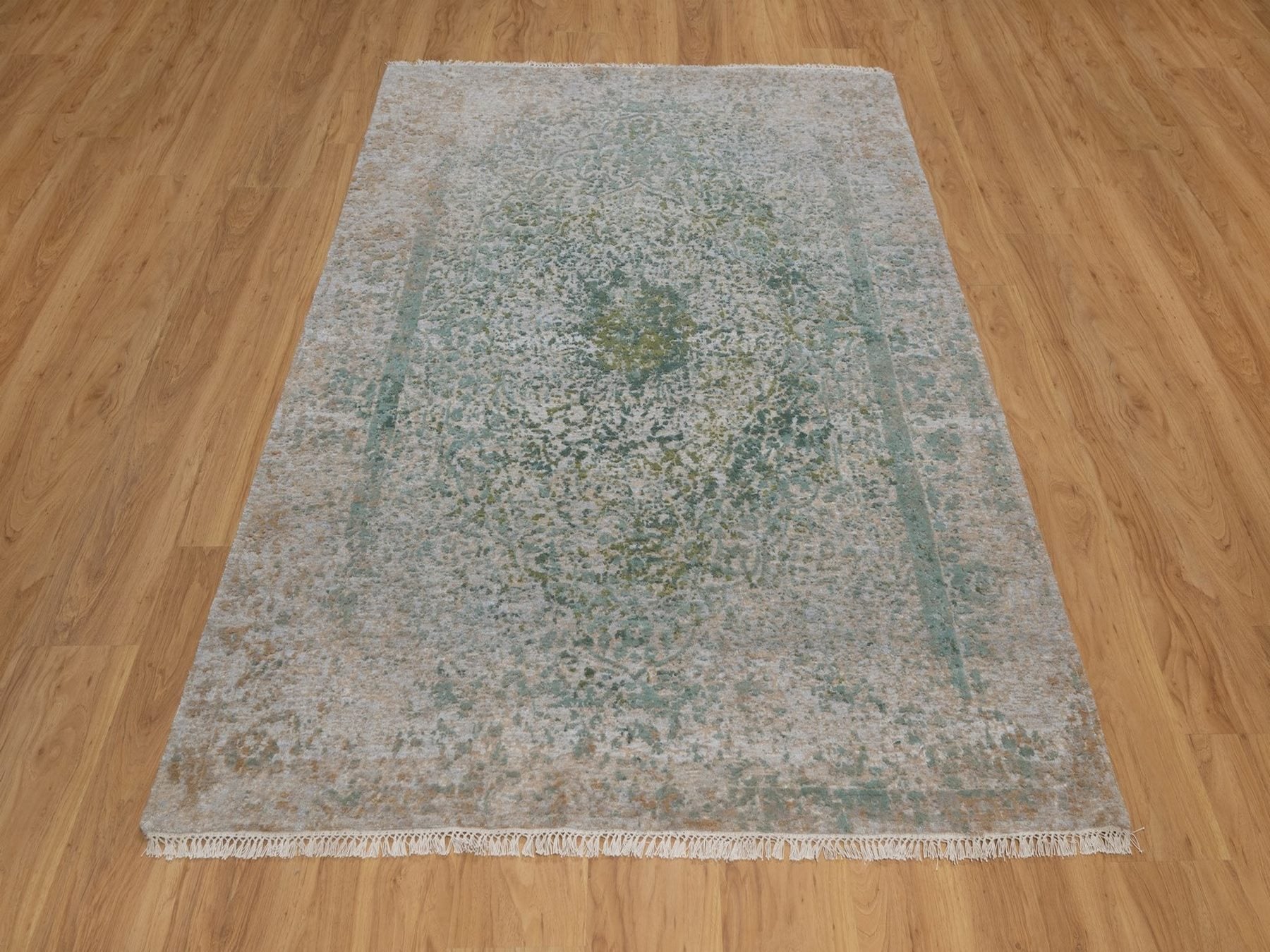 Green 5'0" x 7'2" Modern and Contemporary Hand knotted Wool/Silk Rug - Sku: O092385