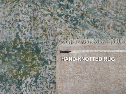 Green 5'0" x 7'2" Modern and Contemporary Hand knotted Wool/Silk Rug - Sku: O092385