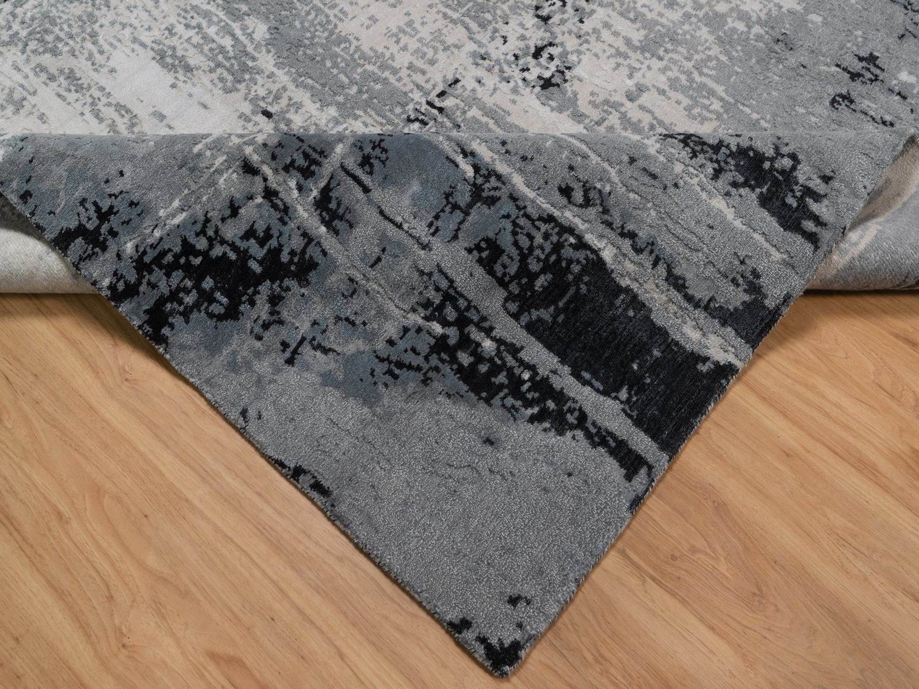 Modern / Contemporary hand-knotted wool/silk rug in Ivory, 8'1" x 10'1" — SKU O092387 (view 6)
