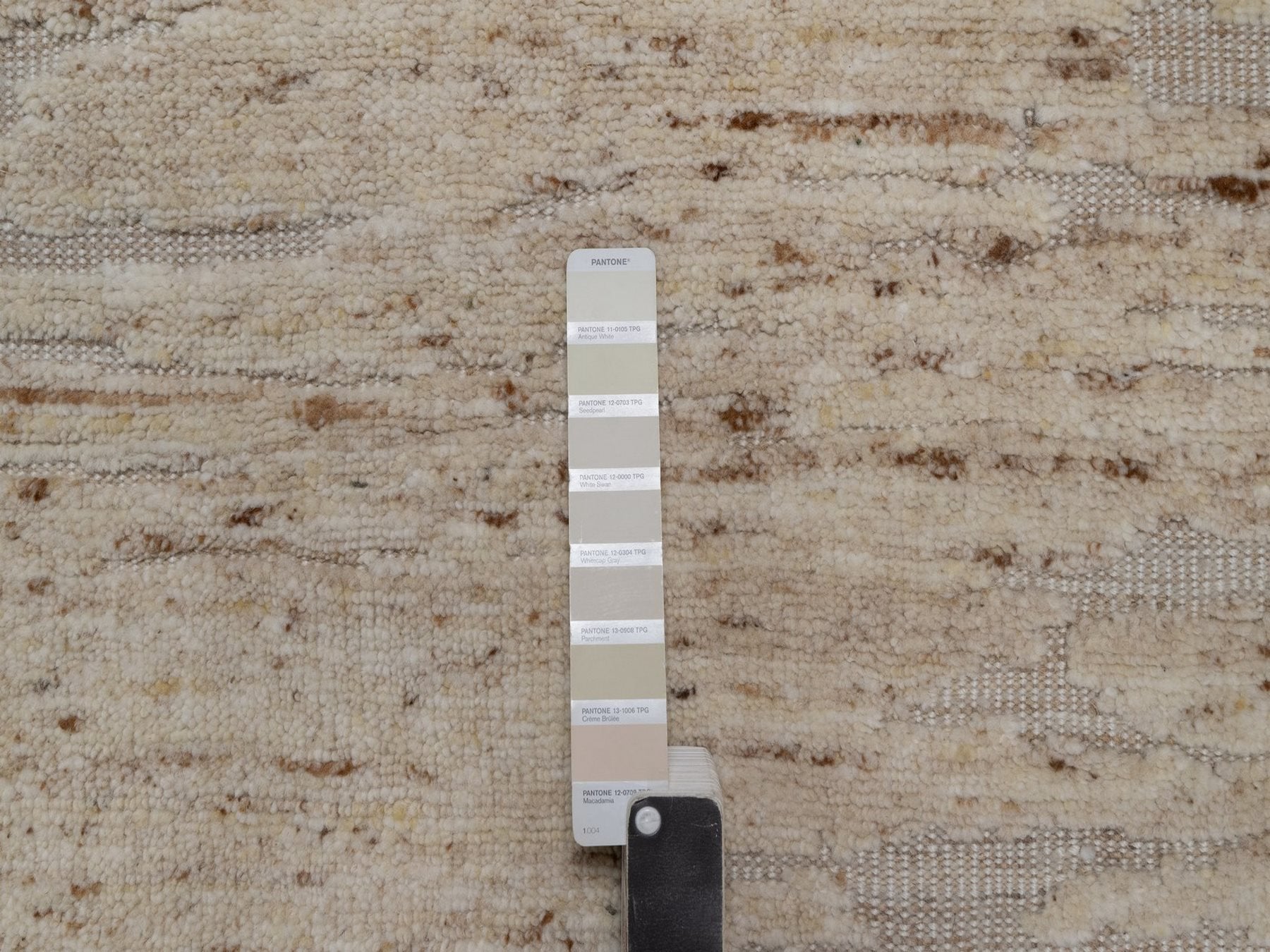 Modern / Contemporary hand-knotted wool rug in Ivory, 6' x 6' — SKU O092393 (view 4)