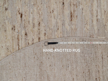 Modern / Contemporary hand-knotted wool rug in Ivory, 6' x 6' — SKU O092393 (view 8)