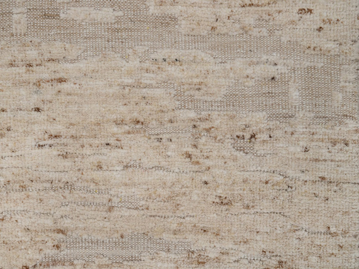 Modern / Contemporary hand-knotted wool runner in Ivory, 2'8" x 12'1" — SKU O092397 (view 5)