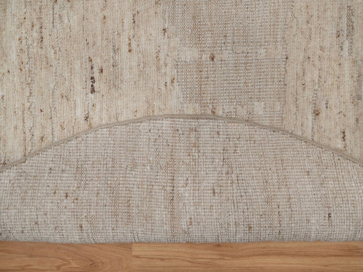 Modern / Contemporary hand-knotted wool rug in Ivory, 4'11" x 4'11" — SKU O092398 (view 3)
