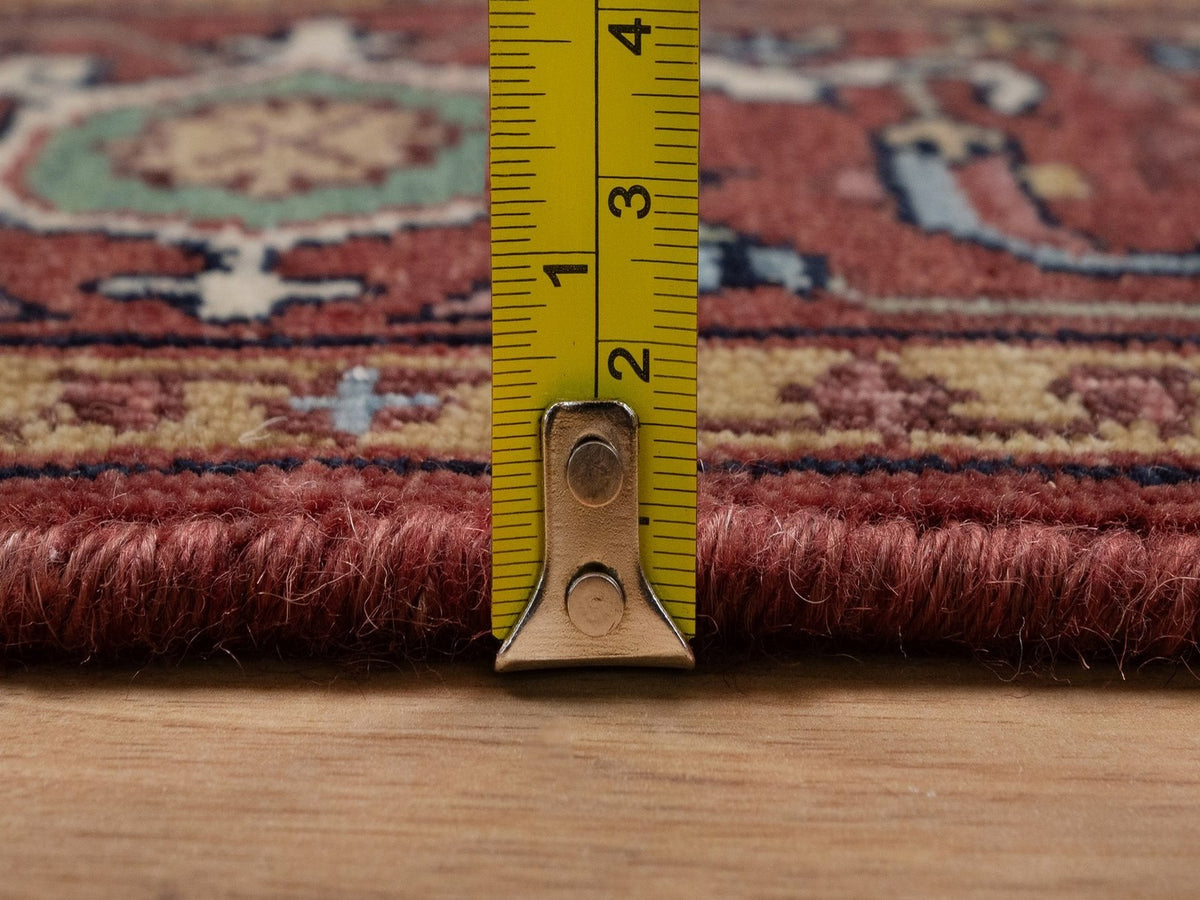 Heriz Heriz hand-knotted wool rug in Red, 4'1" x 6'2" — SKU O092415 (view 7)