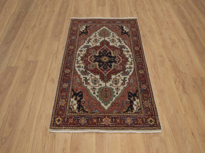 Heriz Heriz hand-knotted wool rug in Ivory & Red, 3'1" x 5'1" — SKU O092441 (view 2)