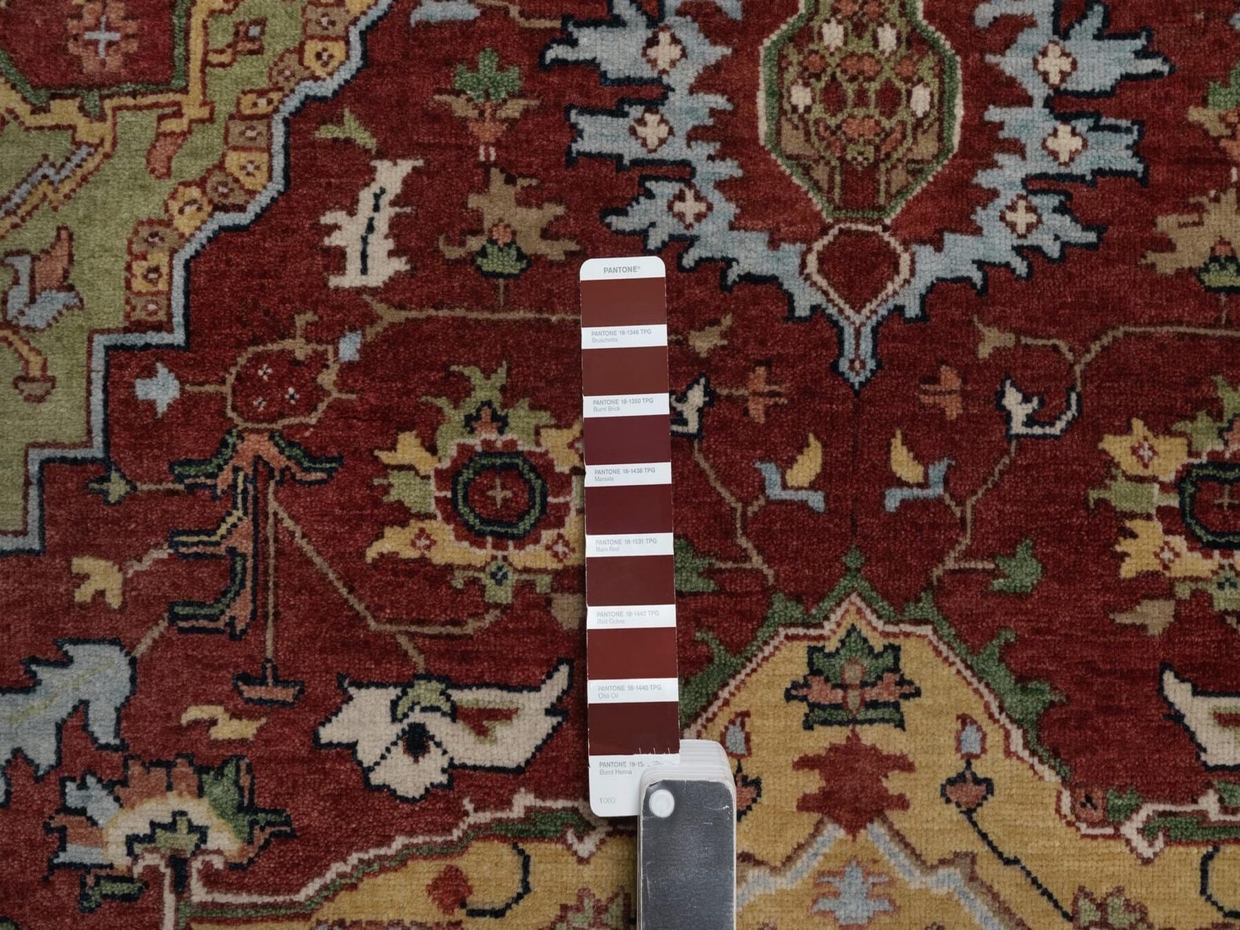 Heriz Heriz hand-knotted wool rug in Red & Ivory, 5'1" x 7' — SKU O092445 (view 4)