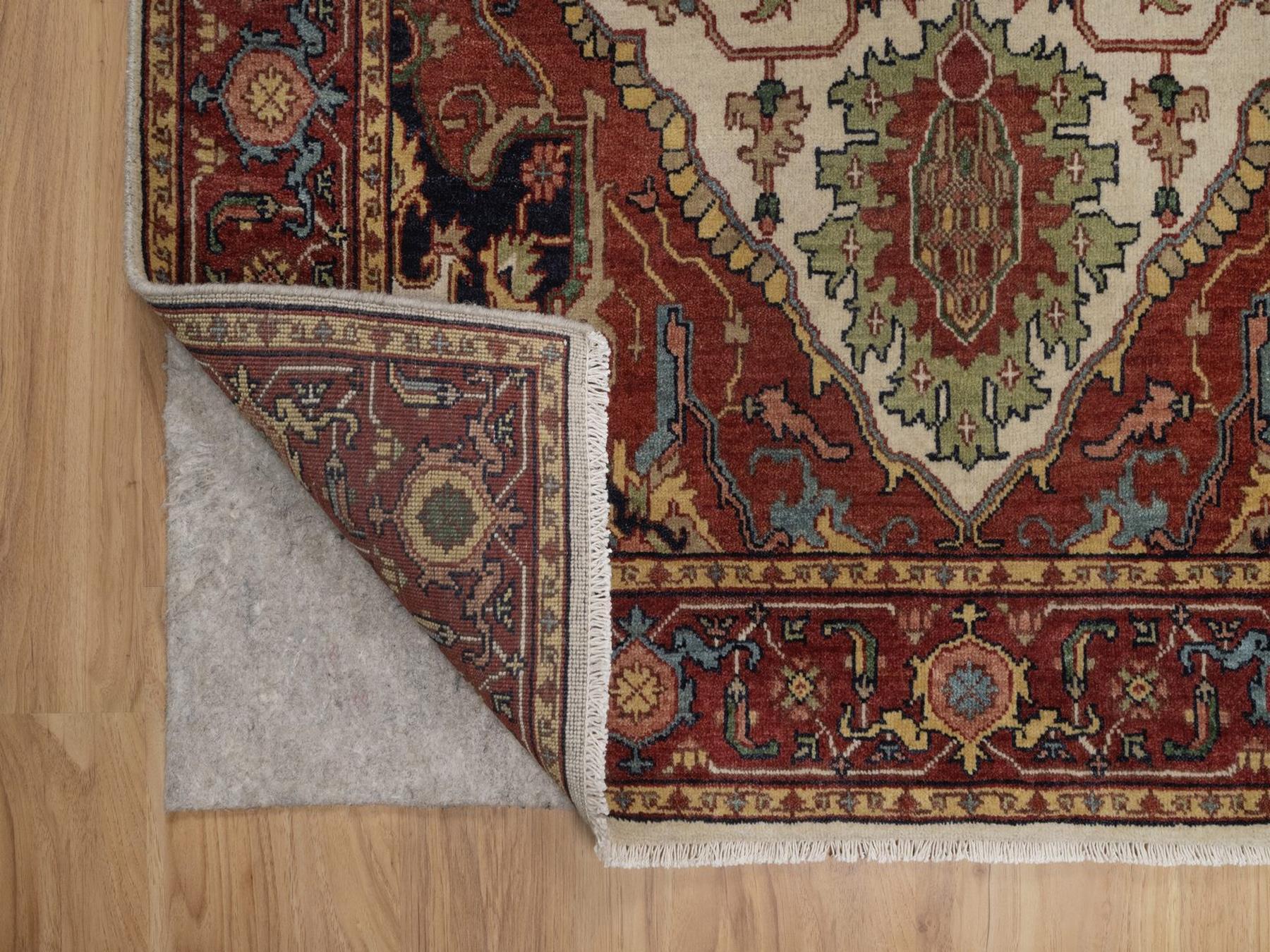 Heriz Heriz hand-knotted wool rug in Ivory & Red, 4'1" x 6'2" — SKU O092446 (view 3)