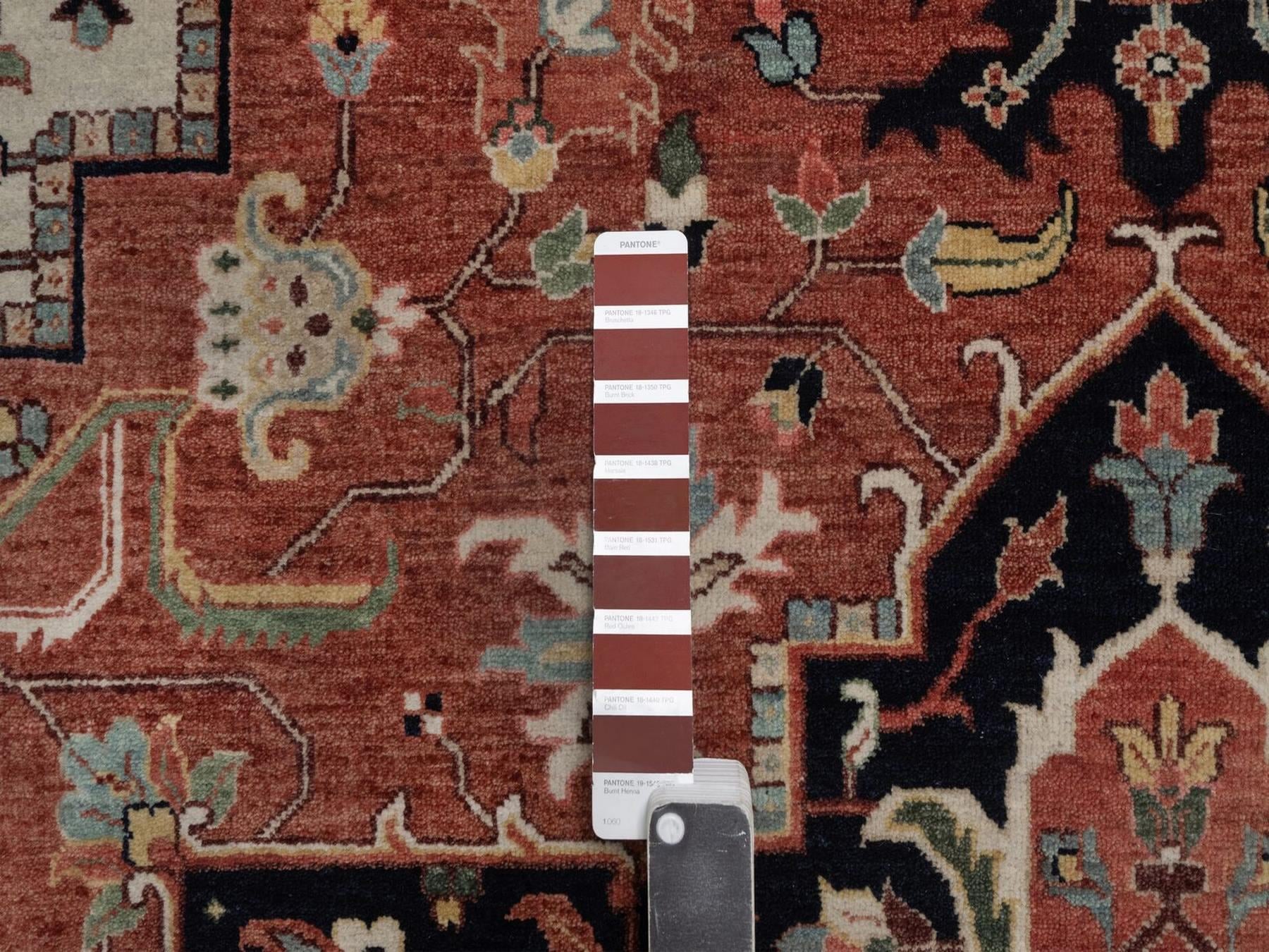Heriz Heriz hand-knotted wool rug in Red & Midnight Blue, 9'1" x 12'1" — SKU O092458 (view 7)