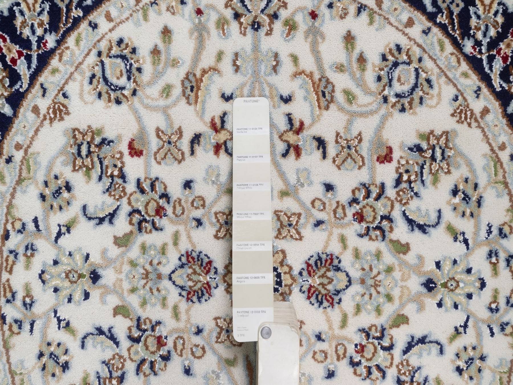 Nain Fine Oriental hand-knotted wool/silk rug in Ivory & Midnight Blue, 3'3" x 3'3" — SKU O092474 (view 4)