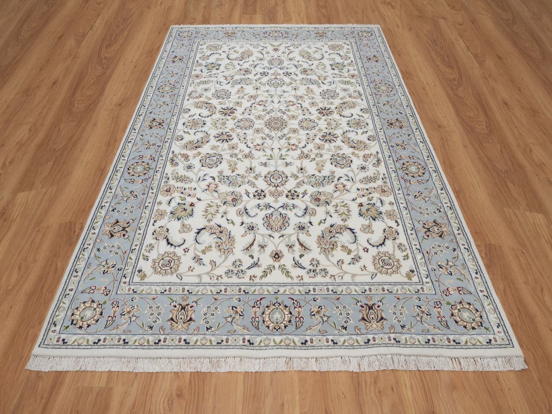 Ivory 6'0" x 9'4" Fine Oriental Hand knotted Wool/Silk Rug - Sku: O092492