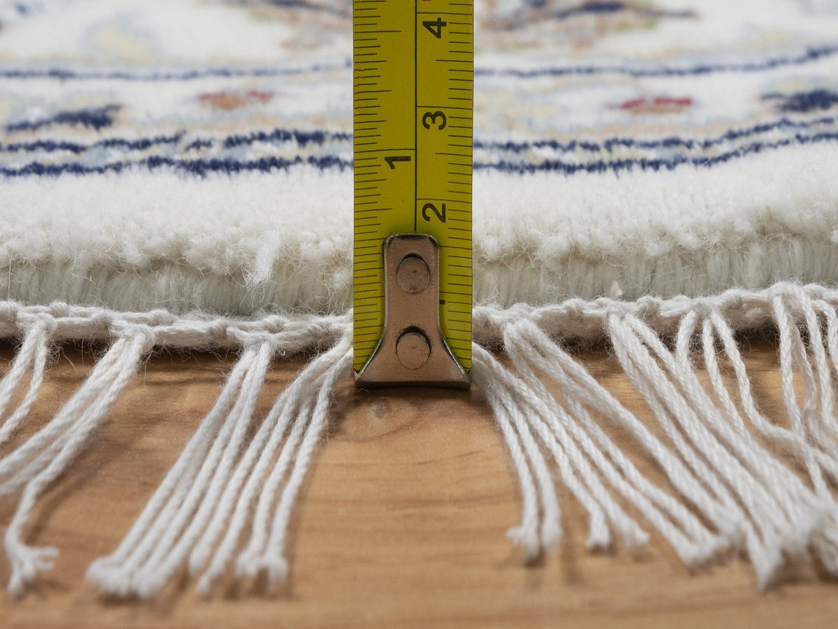 Nain Fine Oriental hand-knotted wool/silk rug in Ivory, 5'2" x 5'2" — SKU O092504 (view 7)