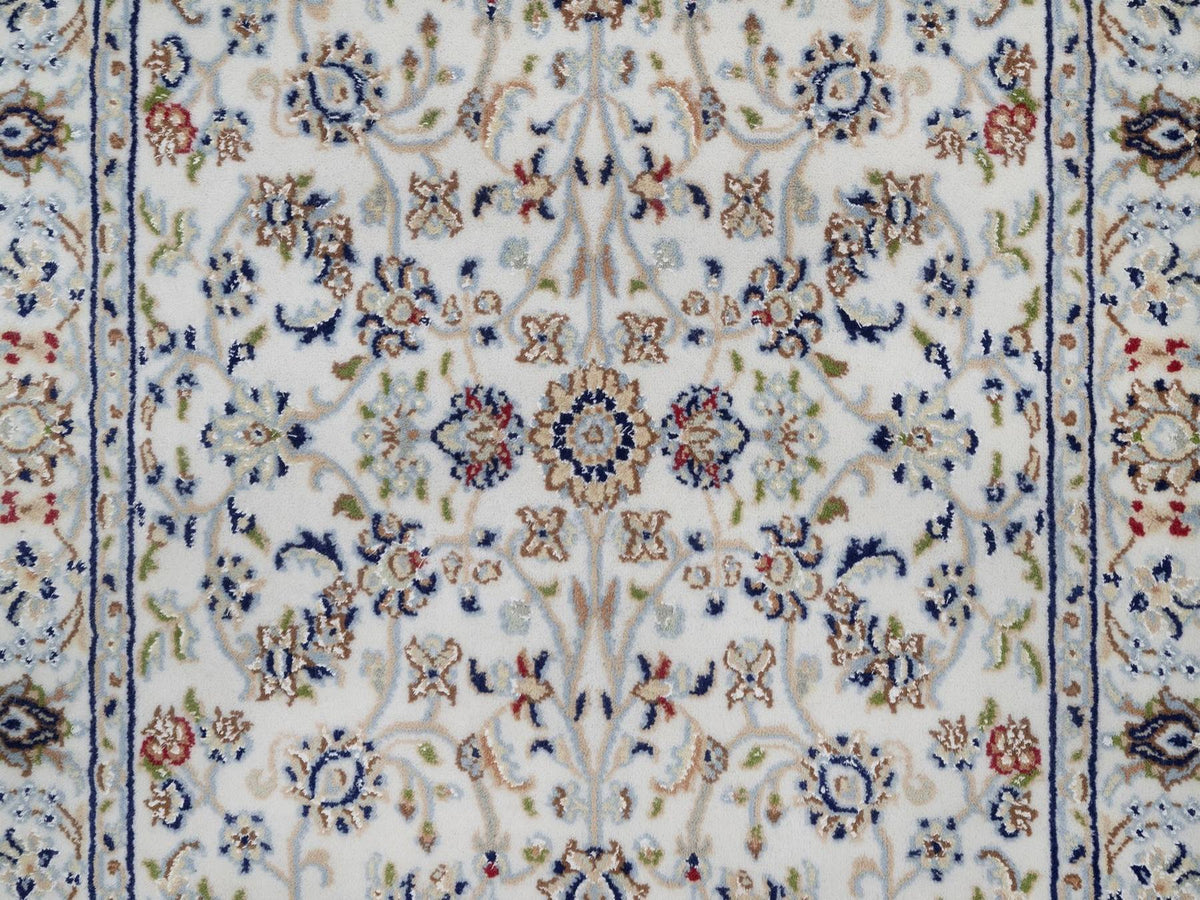 Nain Fine Oriental hand-knotted wool/silk rug in Ivory, 3'1" x 5'3" — SKU O092514 (view 5)