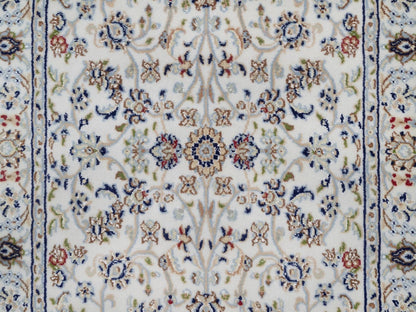 Nain Fine Oriental hand-knotted wool/silk rug in Ivory, 3'1" x 5'3" — SKU O092514 (view 5)