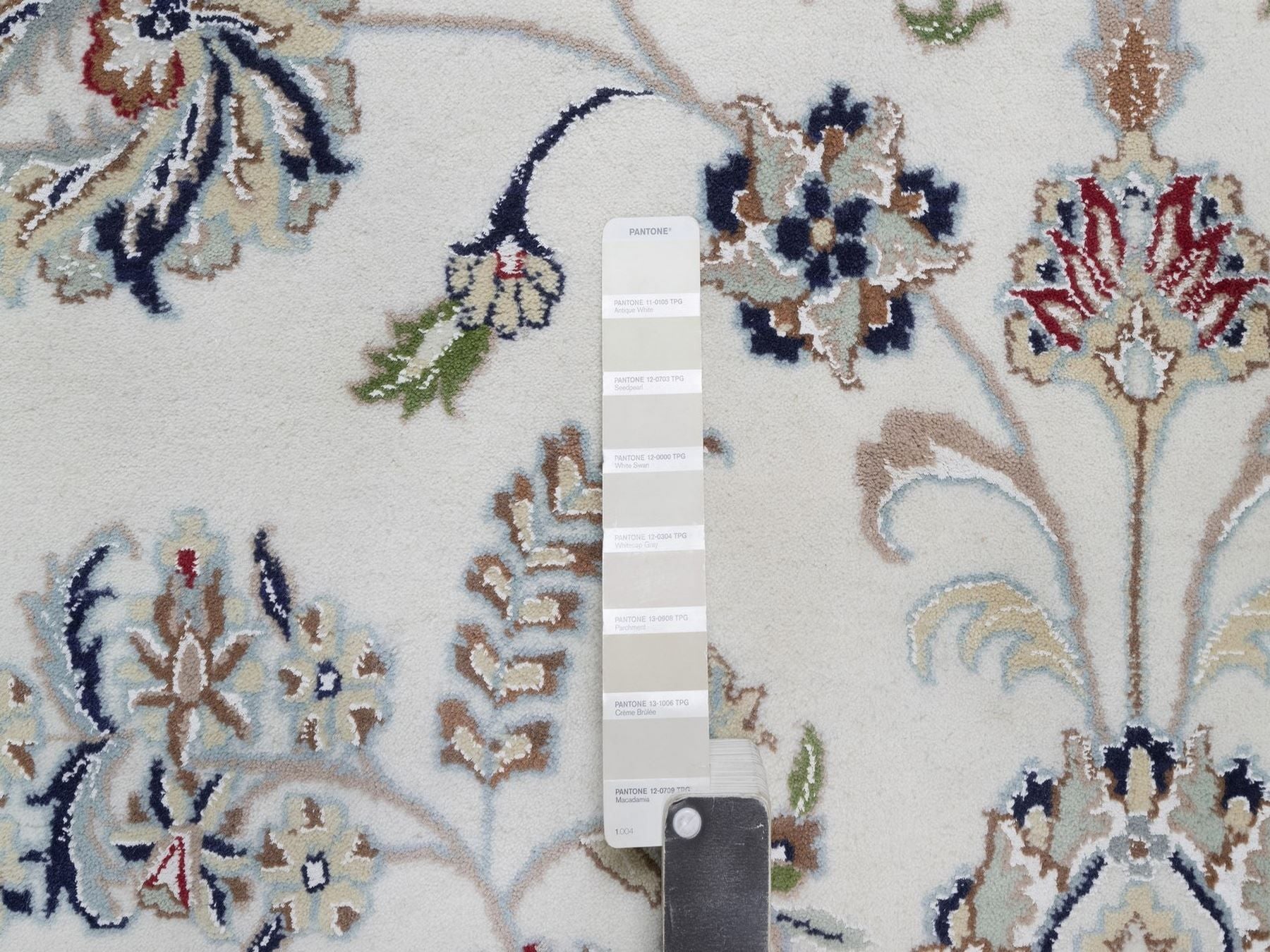 Nain Fine Oriental hand-knotted wool/silk rug in Ivory, 11'8" x 17'9" — SKU O092583 (view 7)