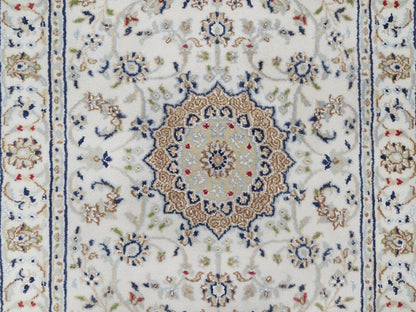 Ivory 2'9" x 22'5" Fine Oriental Hand knotted Wool/Silk Rug - Sku: O092589