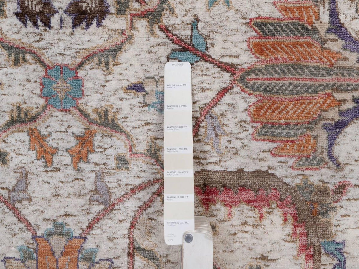 Kashan Fine Oriental hand-knotted silk rug in Ivory, 8' x 10'1" — SKU O092602 (view 7)