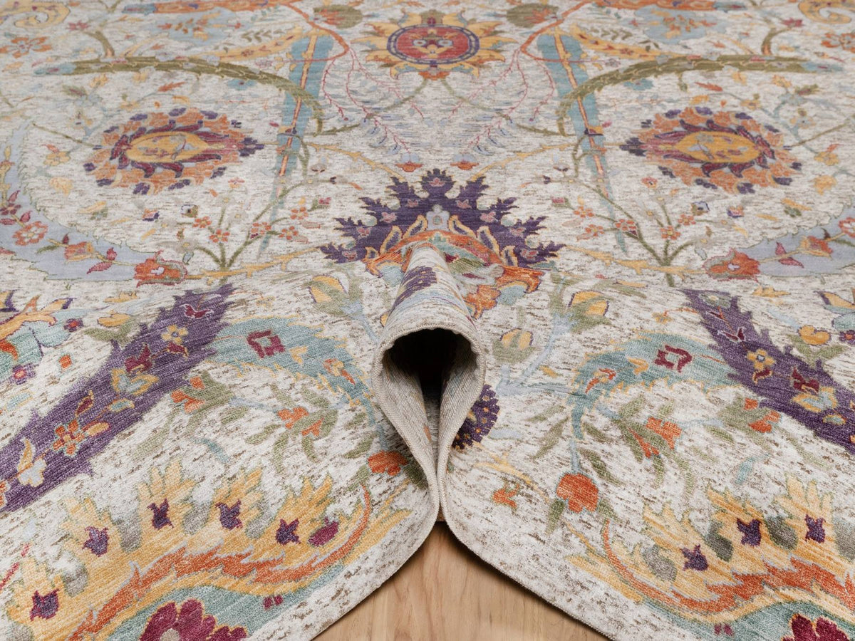 Transitional hand-knotted wool/silk rug in Ivory, 8'11" x 12' — SKU O092603 (view 5)