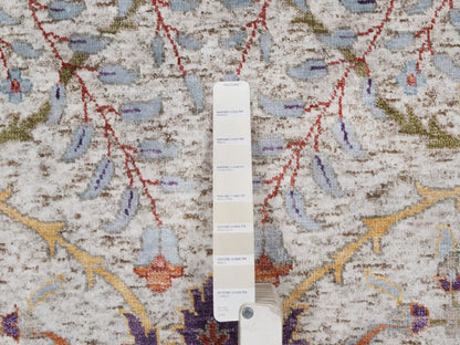 Transitional hand-knotted wool/silk rug in Ivory, 8'11" x 12' — SKU O092603 (view 7)