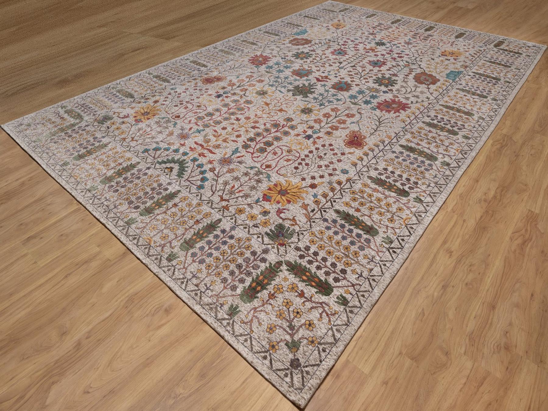 Transitional hand-knotted wool/silk rug in Ivory, 11'7" x 18'3" — SKU O092606 (view 3)