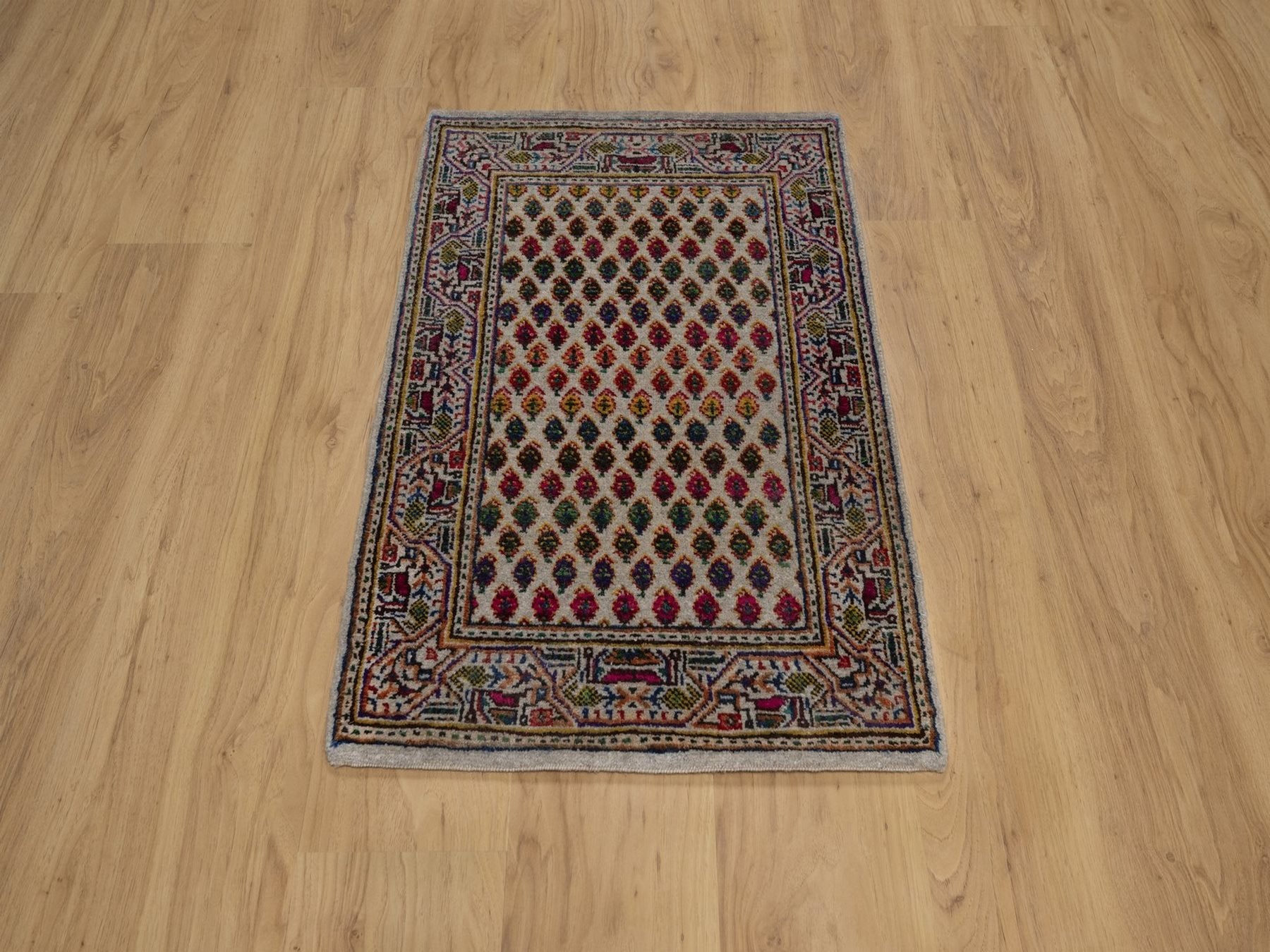 Beige 2'0" x 3'0" Modern and Contemporary Hand knotted Wool/Silk Rug - Sku: O092617