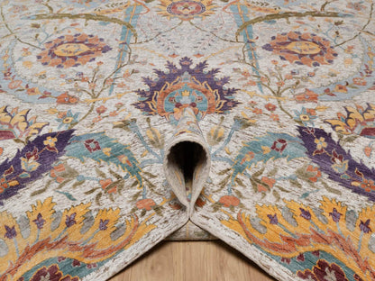 Transitional hand-knotted wool/silk rug in Ivory, 9'10" x 14'2" — SKU O092620 (view 5)