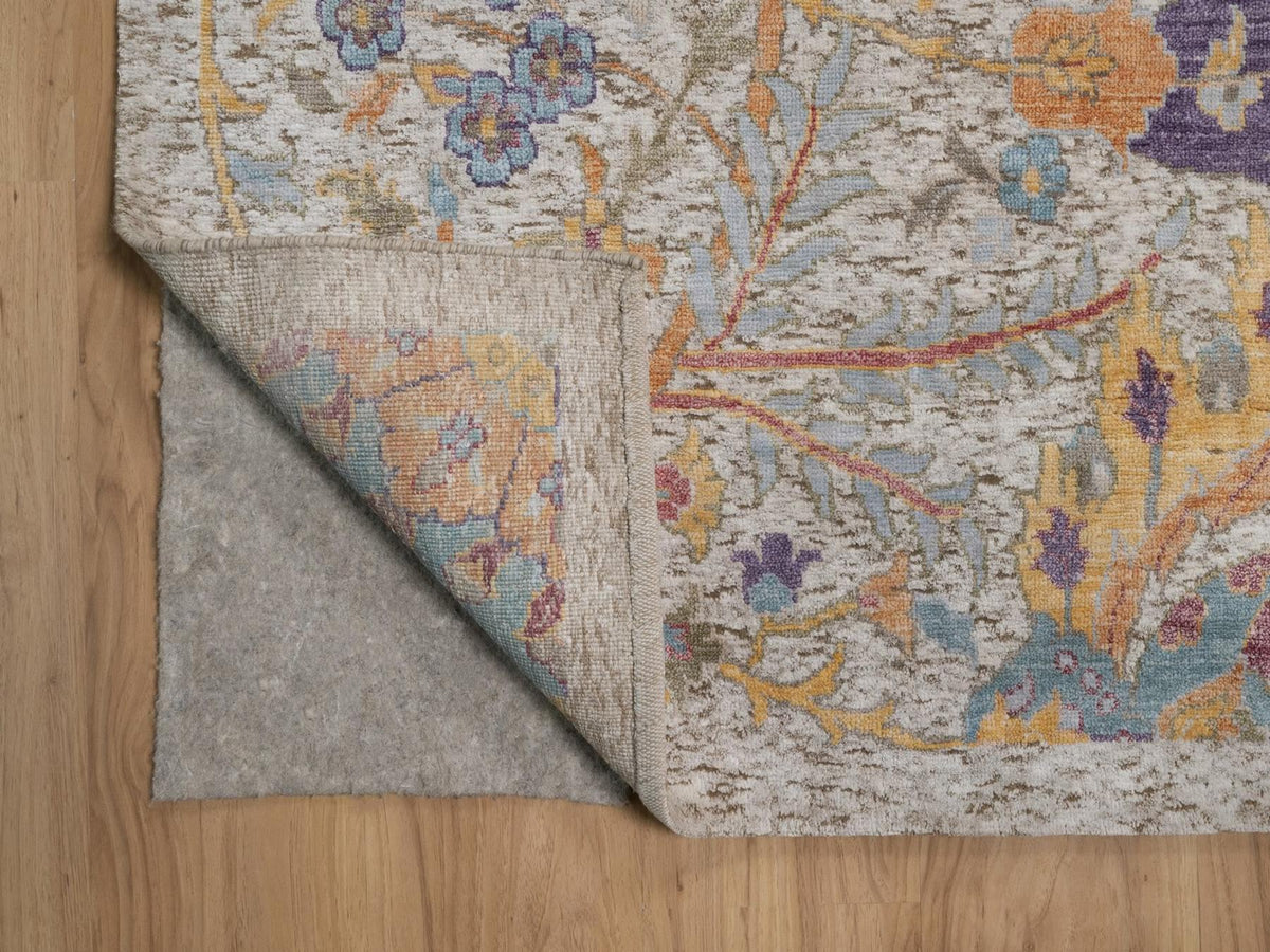 Transitional hand-knotted wool/silk rug in Ivory, 11'9" x 15'2" — SKU O092621 (view 4)