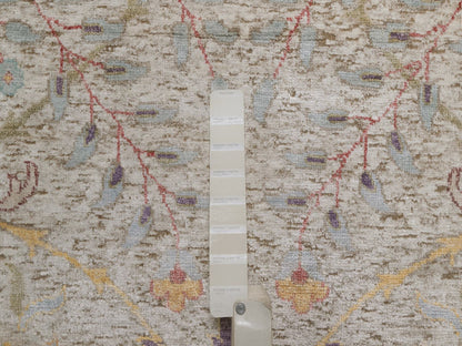 Transitional hand-knotted wool/silk rug in Ivory, 11'9" x 15'2" — SKU O092621 (view 7)