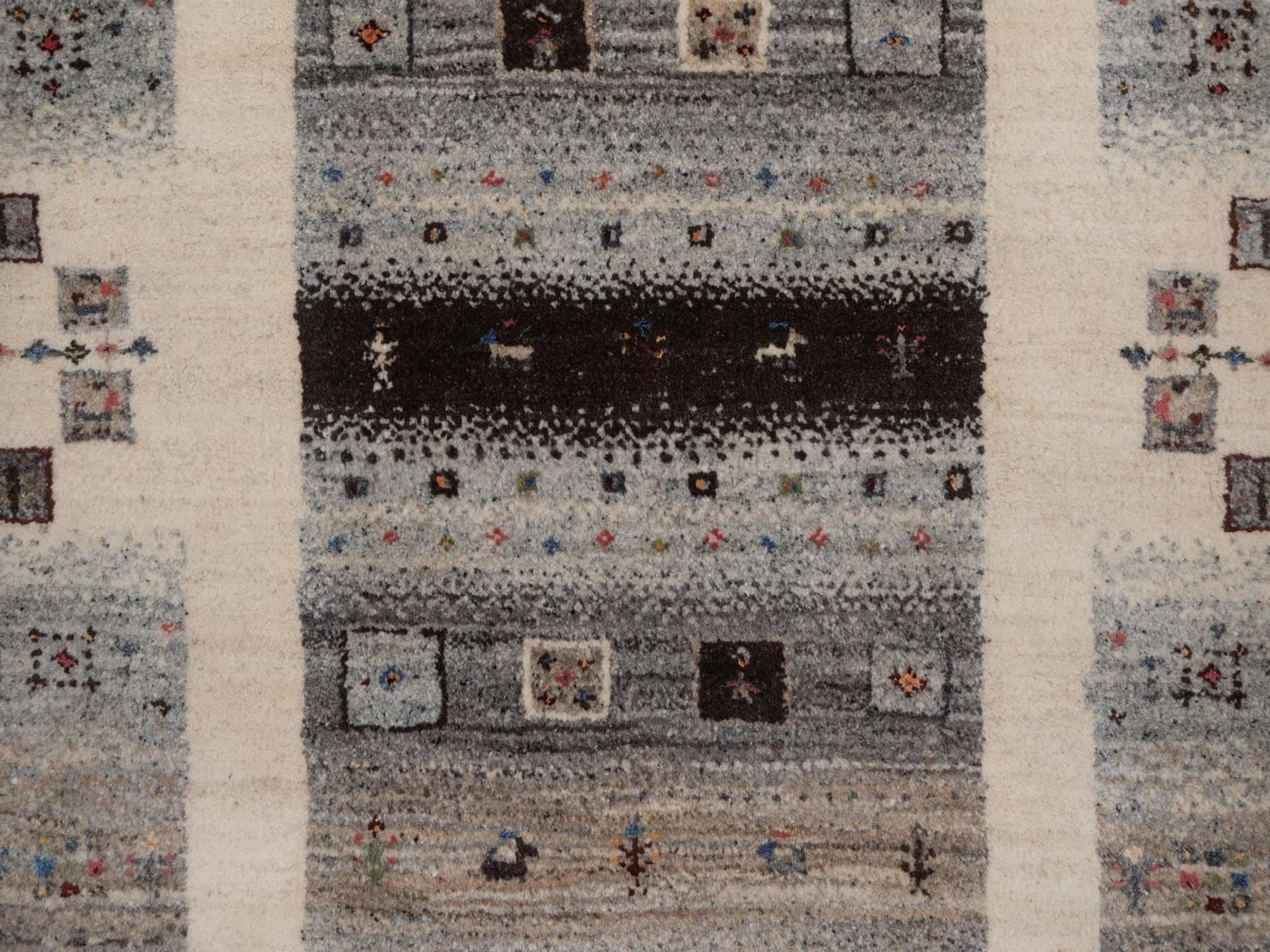 Gabbeh Modern / Contemporary hand-knotted wool rug in Ivory, 2'6" x 4'8", SKU O092623 (view 5)
